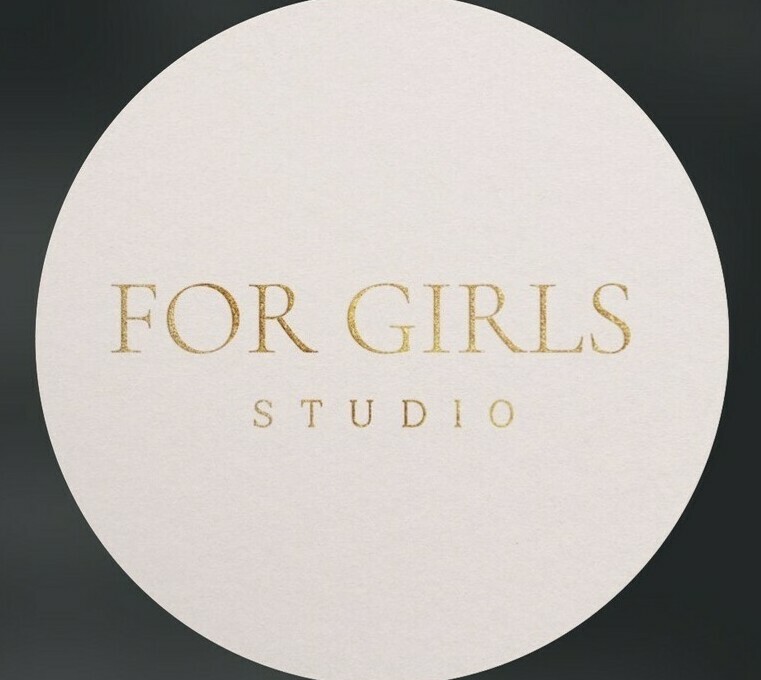 Интерьер салона красоты For Girls Studio: уютное пространство для ухода за собой"bizkbr.ru