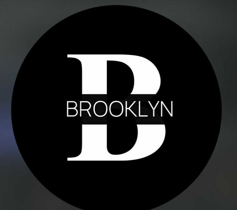 Главная: Ресторан «Brooklyn» (Бруклин) в Нальчике — вкус Нью-Йорка и панорамный вид. Меню: Меню ресторана Brooklyn: лучшая пицца, бургеры и блюда на гриле в Нальчике. Акции: Счастливые часы и спецпредложения в ресторане Бруклин . Контакты: Адрес, телефон и бронирование столиков в Brooklyn Интерьер: «Стильный интерьер ресторана Brooklyn в Нальчике: элементы лофта, кирпичная кладка и панорамный вид на город». Пицца: «Фирменная пицца на тонком тесте, приготовленная в дровяной печи ресторана Бруклин». Бургеры: «Сочный крафтовый бургер с картофелем фри — популярное блюдо в меню Brooklyn». Барная стойка: «Контактная барная стойка ресторана Brooklyn с широким выбором крафтовых напитков и авторских коктейлей». Атмосфера: «Вечерняя атмосфера в стиле Нью-Йорка: неоновые вывески и уютные кожаные диваны в зале ресторана». Панорама: «Вид на ночной Нальчик через панорамные окна ресторана Бруклин