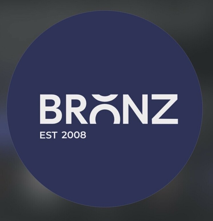 "BRONZ — красота, которая восхищает, Нальчик" "Логотип салона красоты BRONZ, Нальчик"