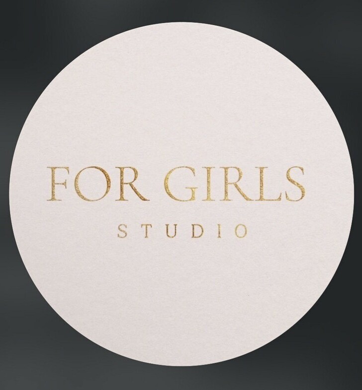 Интерьер салона красоты For Girls Studio: уютное пространство для ухода за собой"bizkbr.ru