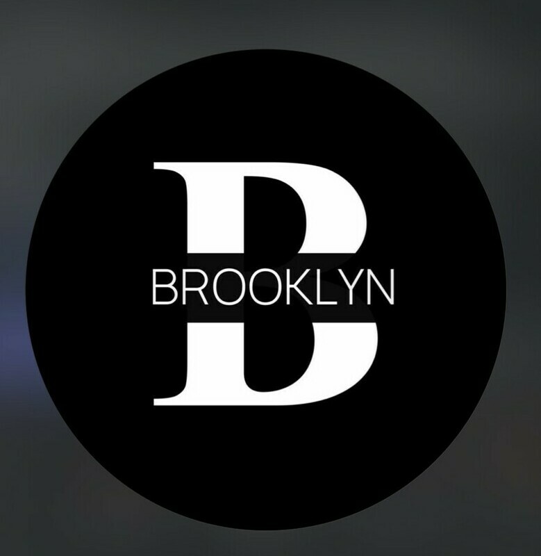 Главная: Ресторан «Brooklyn» (Бруклин) в Нальчике — вкус Нью-Йорка и панорамный вид. Меню: Меню ресторана Brooklyn: лучшая пицца, бургеры и блюда на гриле в Нальчике. Акции: Счастливые часы и спецпредложения в ресторане Бруклин . Контакты: Адрес, телефон и бронирование столиков в Brooklyn Интерьер: «Стильный интерьер ресторана Brooklyn в Нальчике: элементы лофта, кирпичная кладка и панорамный вид на город». Пицца: «Фирменная пицца на тонком тесте, приготовленная в дровяной печи ресторана Бруклин». Бургеры: «Сочный крафтовый бургер с картофелем фри — популярное блюдо в меню Brooklyn». Барная стойка: «Контактная барная стойка ресторана Brooklyn с широким выбором крафтовых напитков и авторских коктейлей». Атмосфера: «Вечерняя атмосфера в стиле Нью-Йорка: неоновые вывески и уютные кожаные диваны в зале ресторана». Панорама: «Вид на ночной Нальчик через панорамные окна ресторана Бруклин